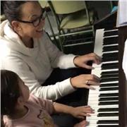 Profesora de música en especialidad de piano y lenguaje musical
